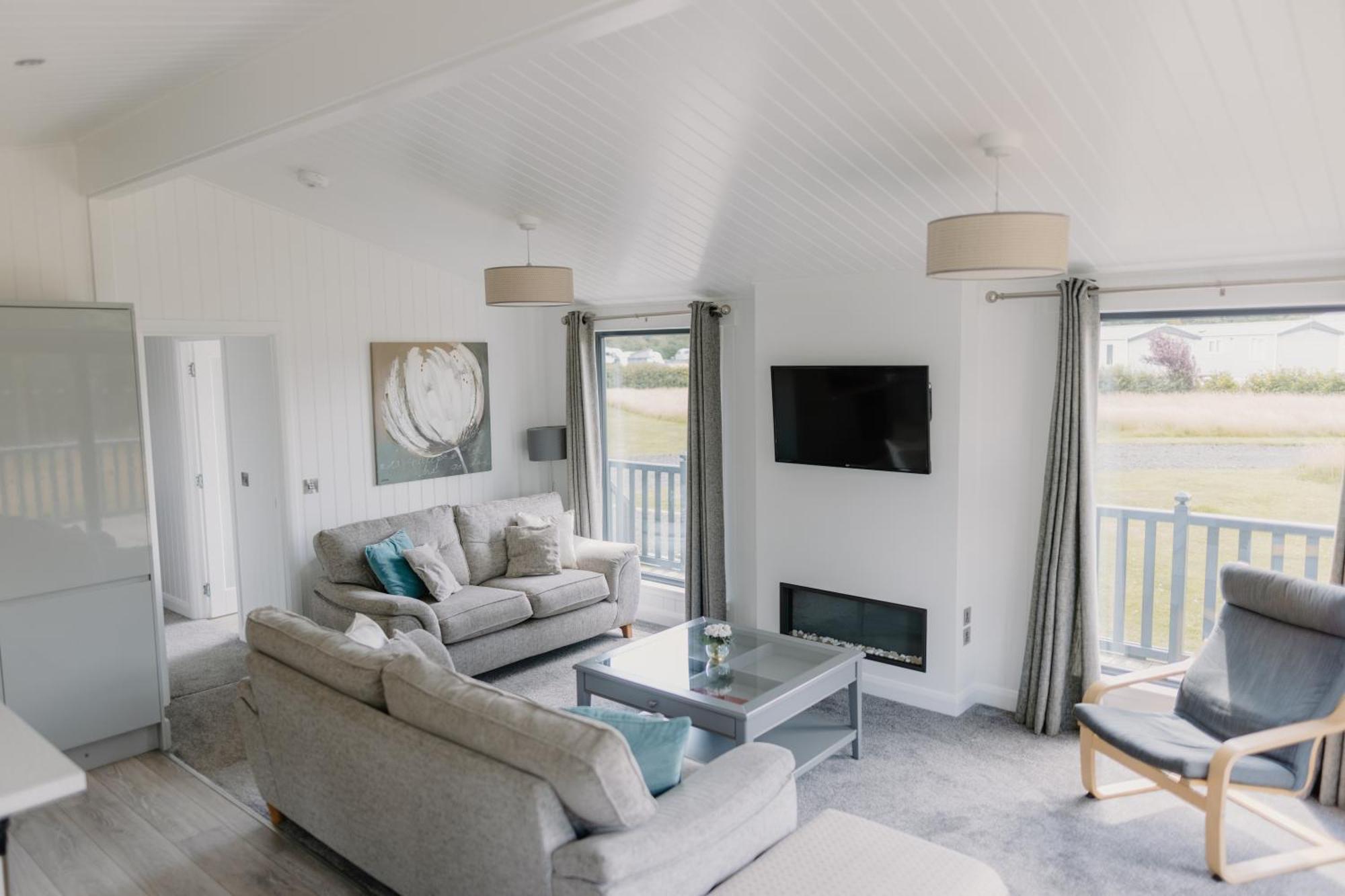 Linwater Caravan Park - Luxury Lodges And Static Caravans Near Edinburgh Newbridge  Exterior foto