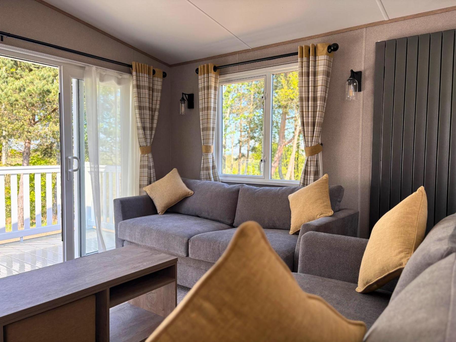 Linwater Caravan Park - Luxury Lodges And Static Caravans Near Edinburgh Newbridge  Exterior foto