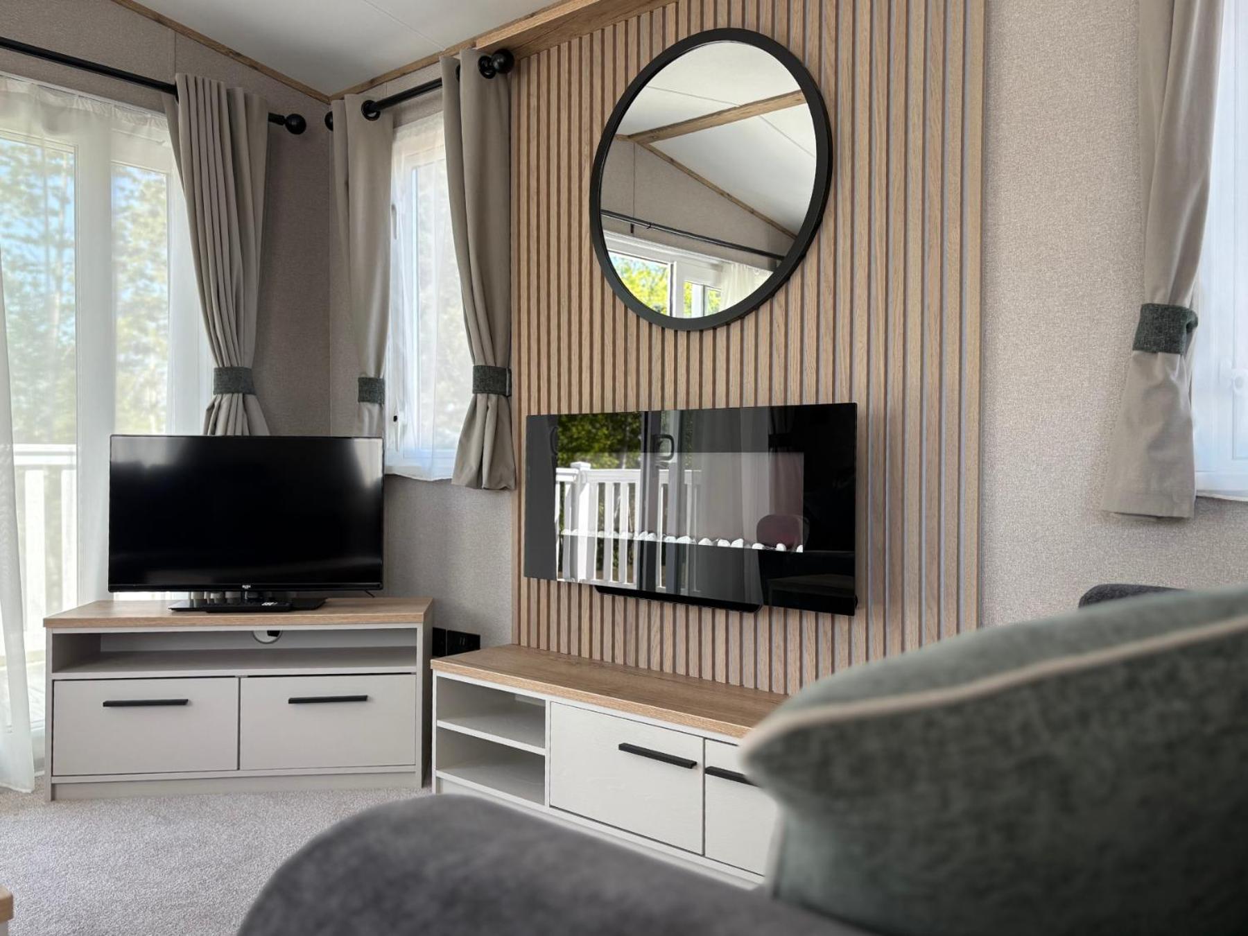 Linwater Caravan Park - Luxury Lodges And Static Caravans Near Edinburgh Newbridge  Exterior foto
