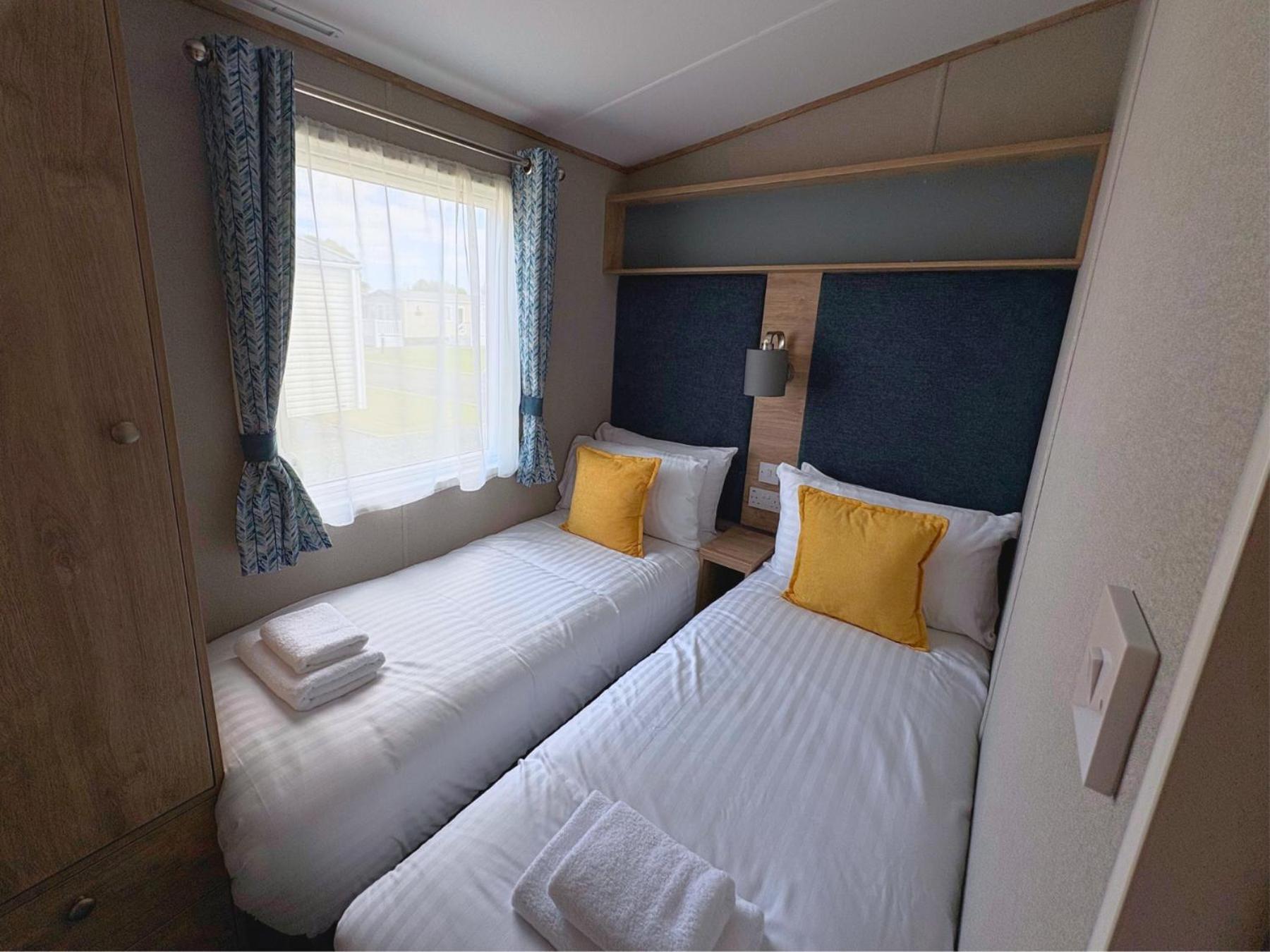 Linwater Caravan Park - Luxury Lodges And Static Caravans Near Edinburgh Newbridge  Exterior foto