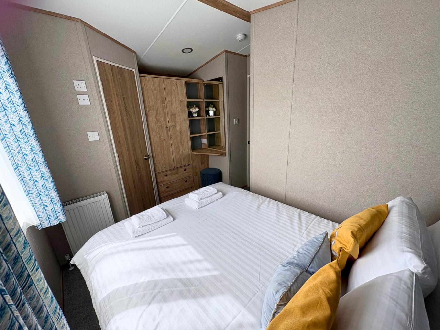 Linwater Caravan Park - Luxury Lodges And Static Caravans Near Edinburgh Newbridge  Exterior foto